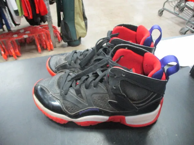 Used Jordan Basketball SHoes Size 5.5 (Has Wear)