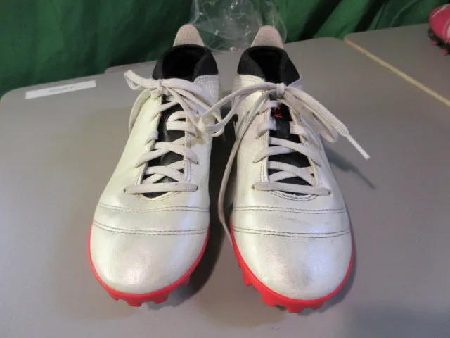 Used Puma One Turf Soccer Cleats Size 2.5